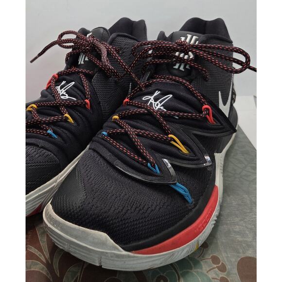 Nike Kyrie 5 "Friends" Basketball Shoes Size 11 Clean No Box - Picture 2 of 15